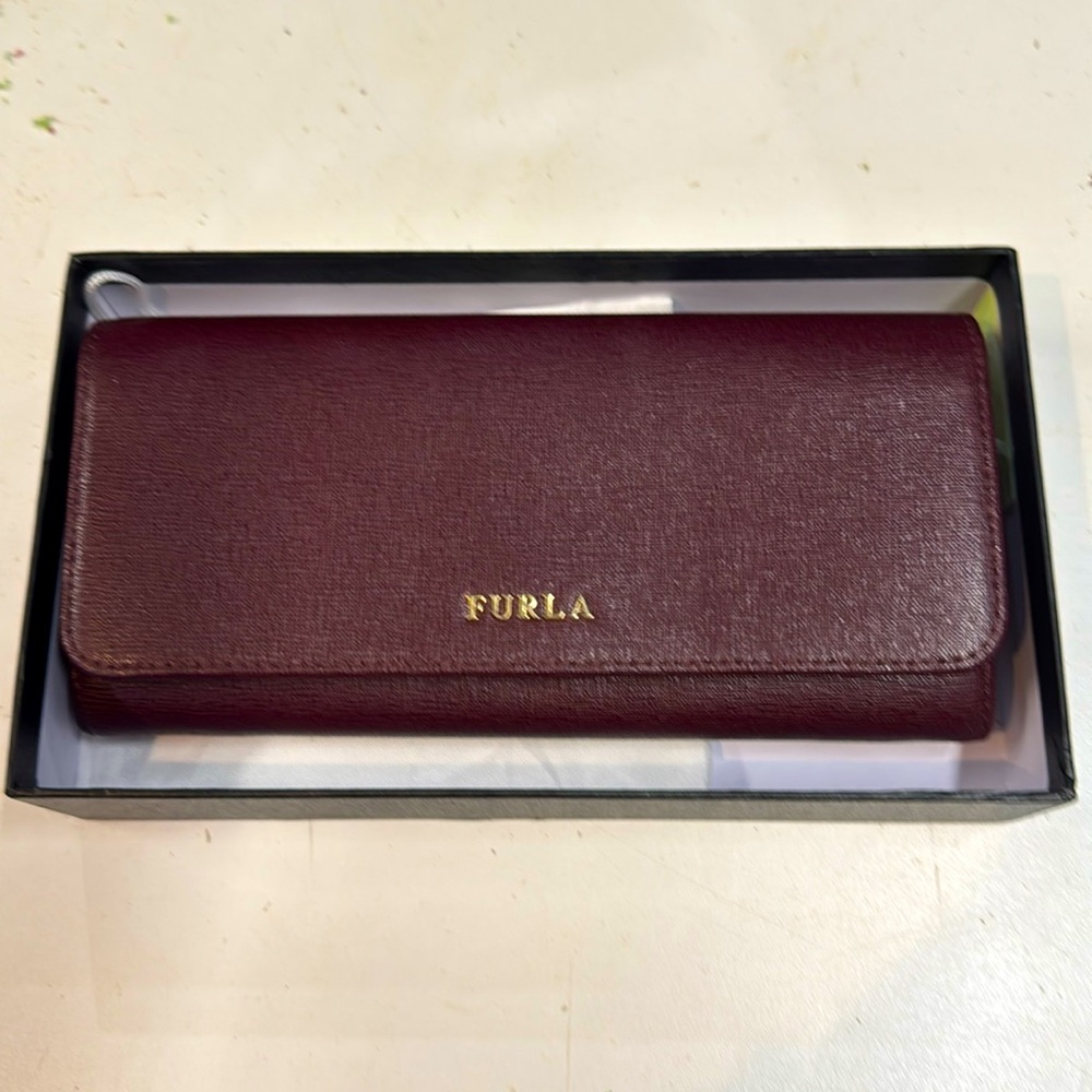 Furla maroon saffiano leather Wallet
